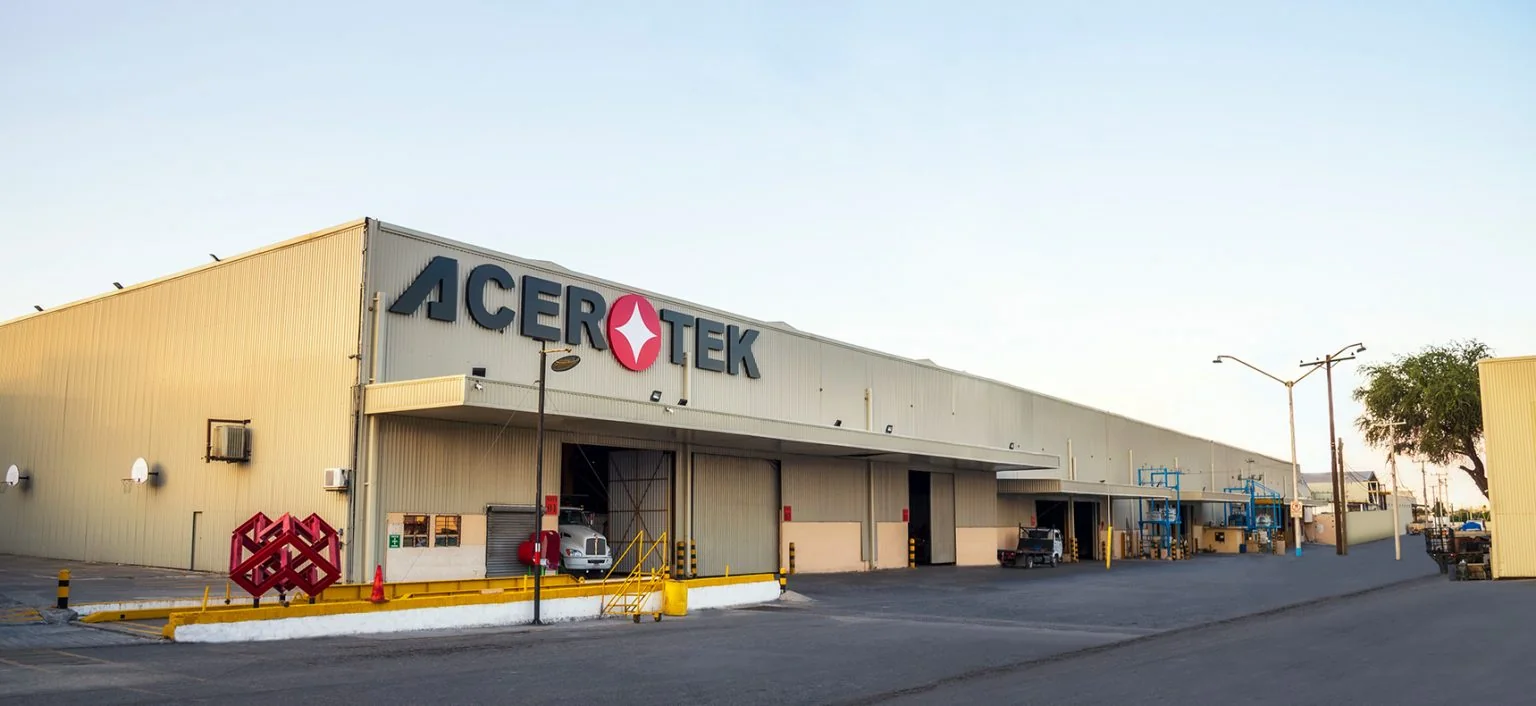 Exterior de la planta industrial ACEROTEK